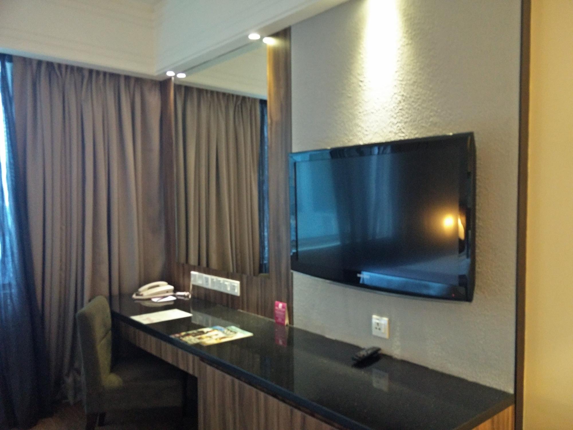 Hotel Royal Куала Лумпур Екстериор снимка