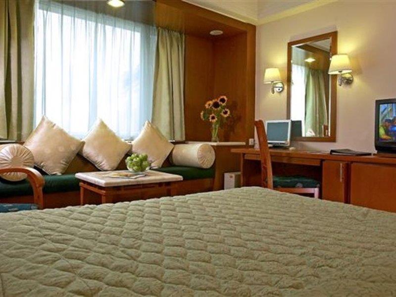Hotel Royal Куала Лумпур Екстериор снимка